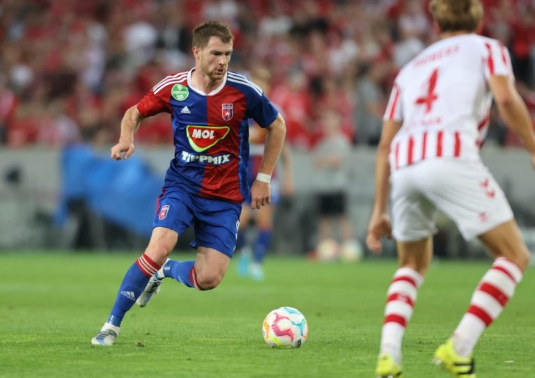 Köln, Deutschland, 18.08.2022, Conference League Qualifikation, Hinspiel, 1. FC Köln - Fehervar FC, Budu zivzivadze (Fe