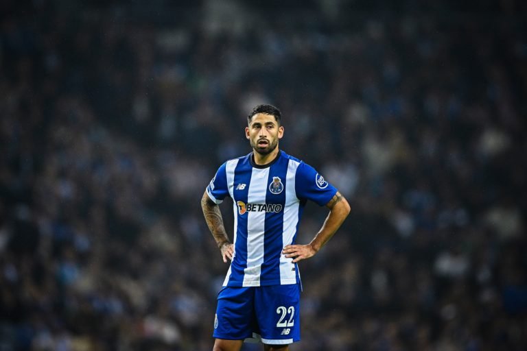 fc-porto-v-royal-antwerp-fc-grou-1-3717933893