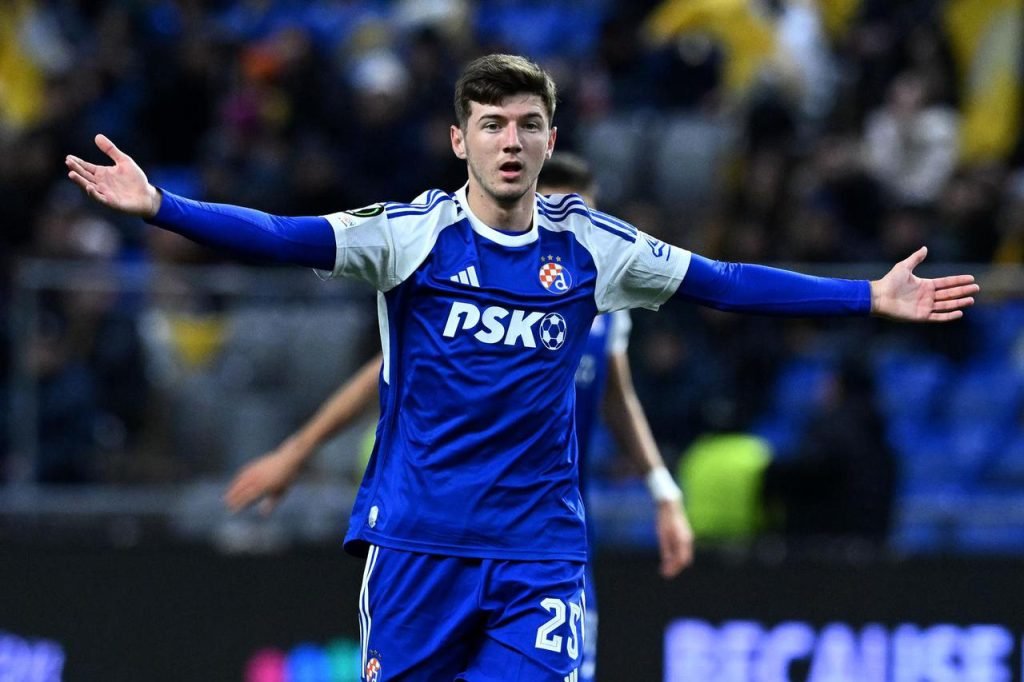 d271f23b419f476edc49-2877690372