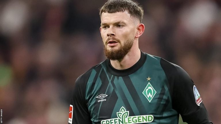 Oliver Burke verlängert bei Werder Bremen – Vom Außenseiter zum Fanliebling