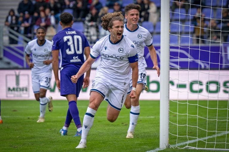 aa13a704-9435-4292-82b4-e6d0518087d4-3447740244