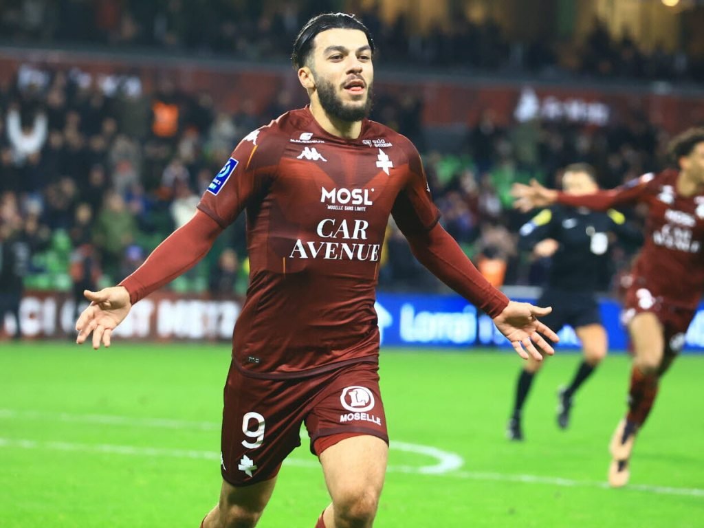 Georges Mikautadze choque les géants de Premier League — signe un nouveau contrat explosif avec Metz !