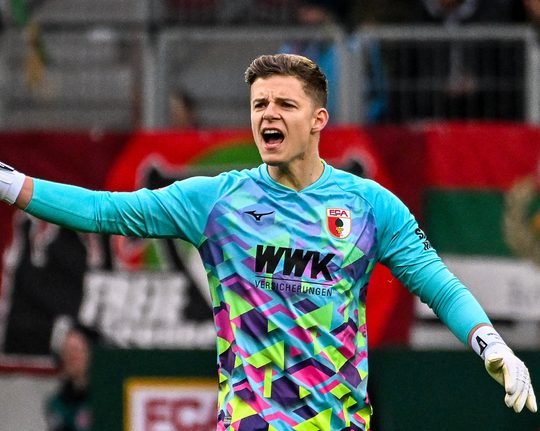 Finn Dahmen verlängert Vertrag bei FC Augsburg um drei Jahre – trotz Interesse von Chelsea 