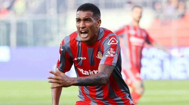 262-charles-pickel-herosfile-817423648