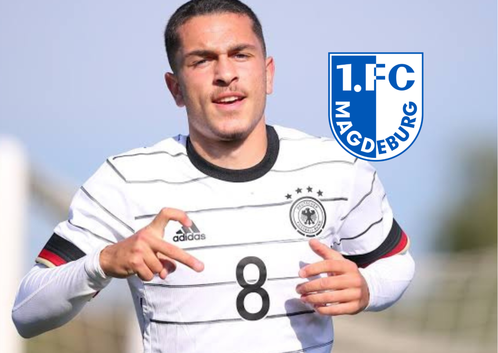 Gray and White Manager Business Card_20250512_094211_0000