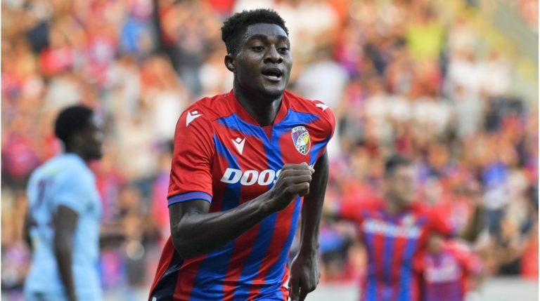 Wolfsburg Einigt Sich Mit Rafiu Durosinmi: Ein Mutiger Transfer für die Zukunft