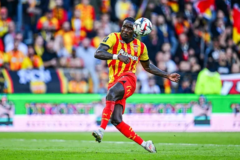 rc-lens-mbala-nzola-explique-son-choix-pour-les-sang-et-or-et-devoile-ses-ambitions-1350478862