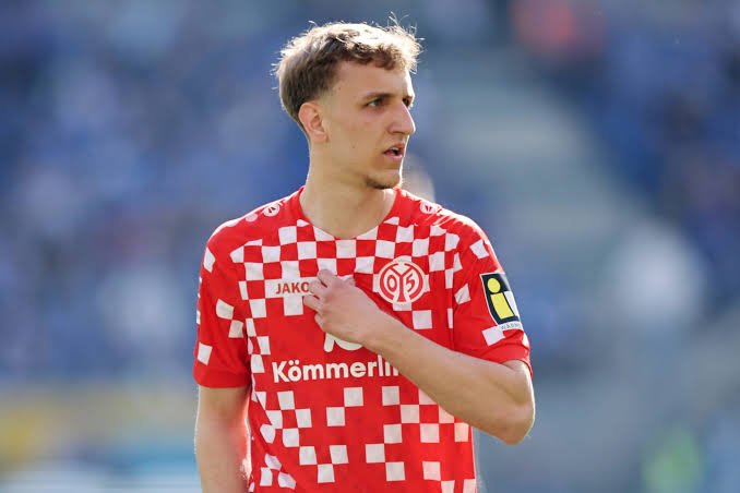 images - 2025-12-12T110355.273